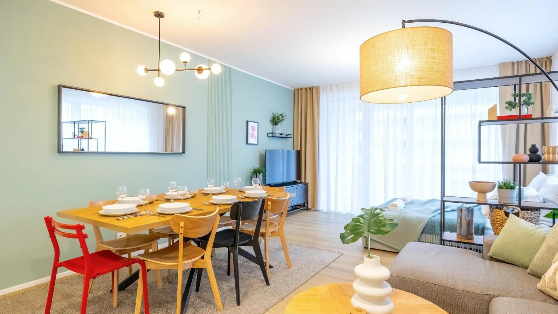 Апартаменты Spacious 3Br - 2 Parking Spots, Full Kitchen, By Gravity Прага