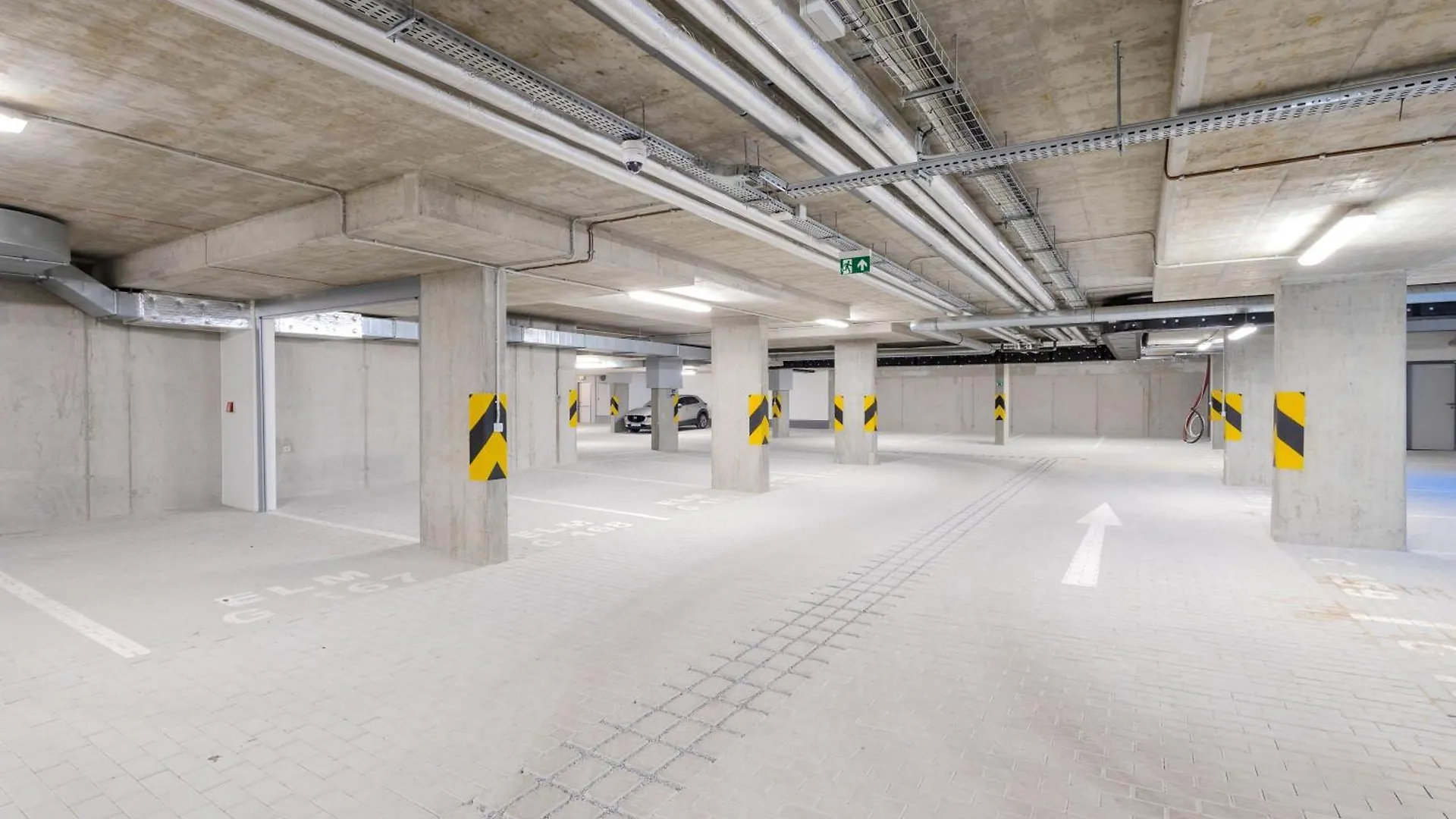 Апартаменты Spacious 3Br - 2 Parking Spots, Full Kitchen, By Gravity Прага