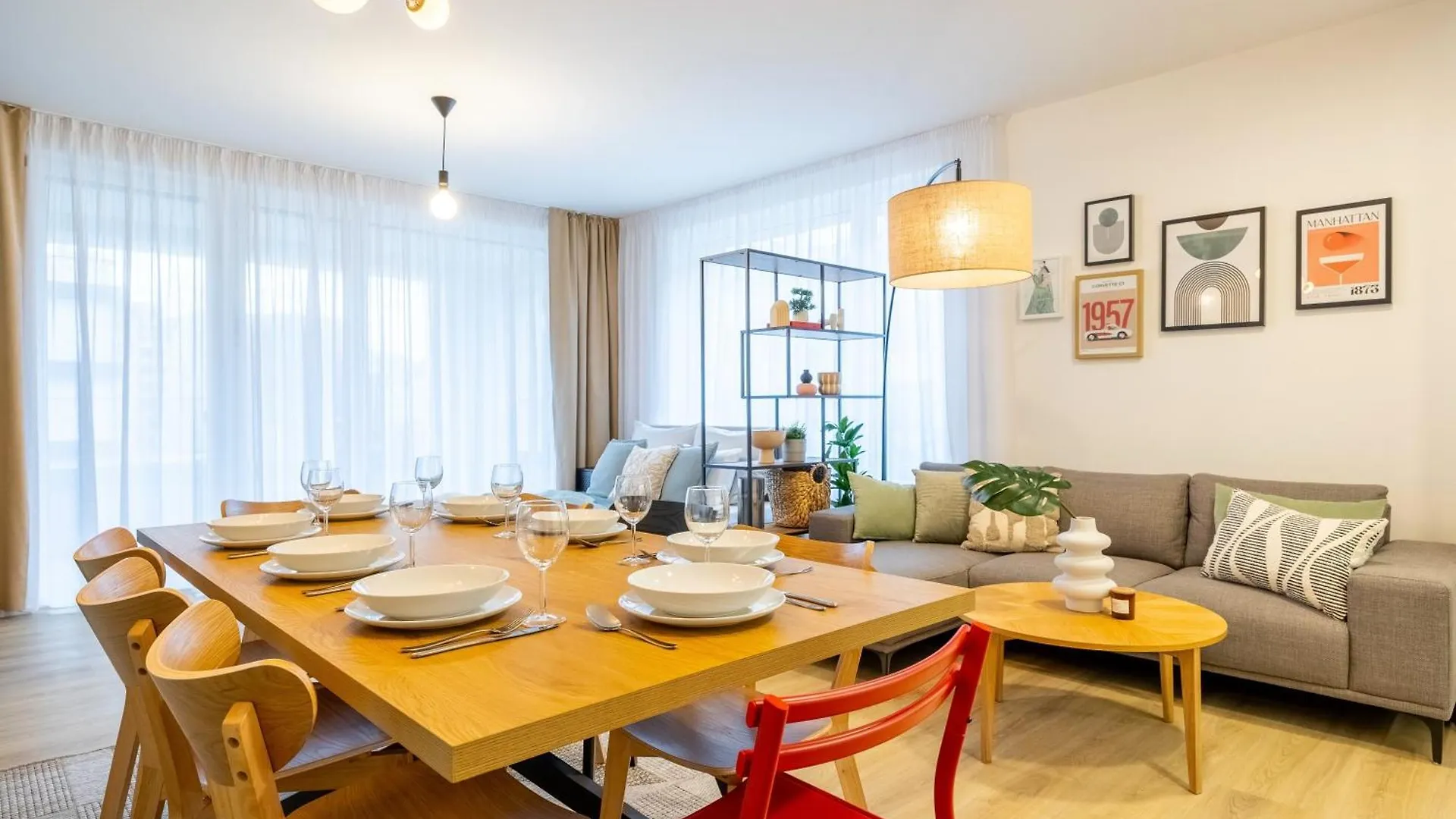 Spacious 3Br - 2 Parking Spots, Full Kitchen, By Gravity Прага Апартаменты