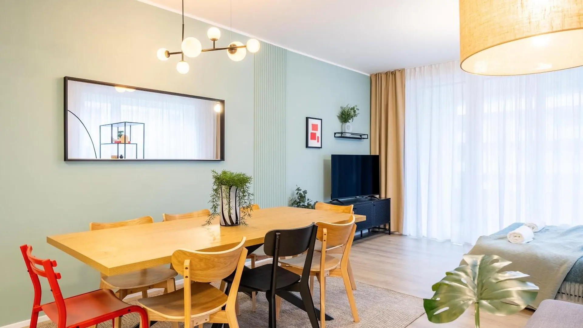 Апартаменты Spacious 3Br - 2 Parking Spots, Full Kitchen, By Gravity Прага