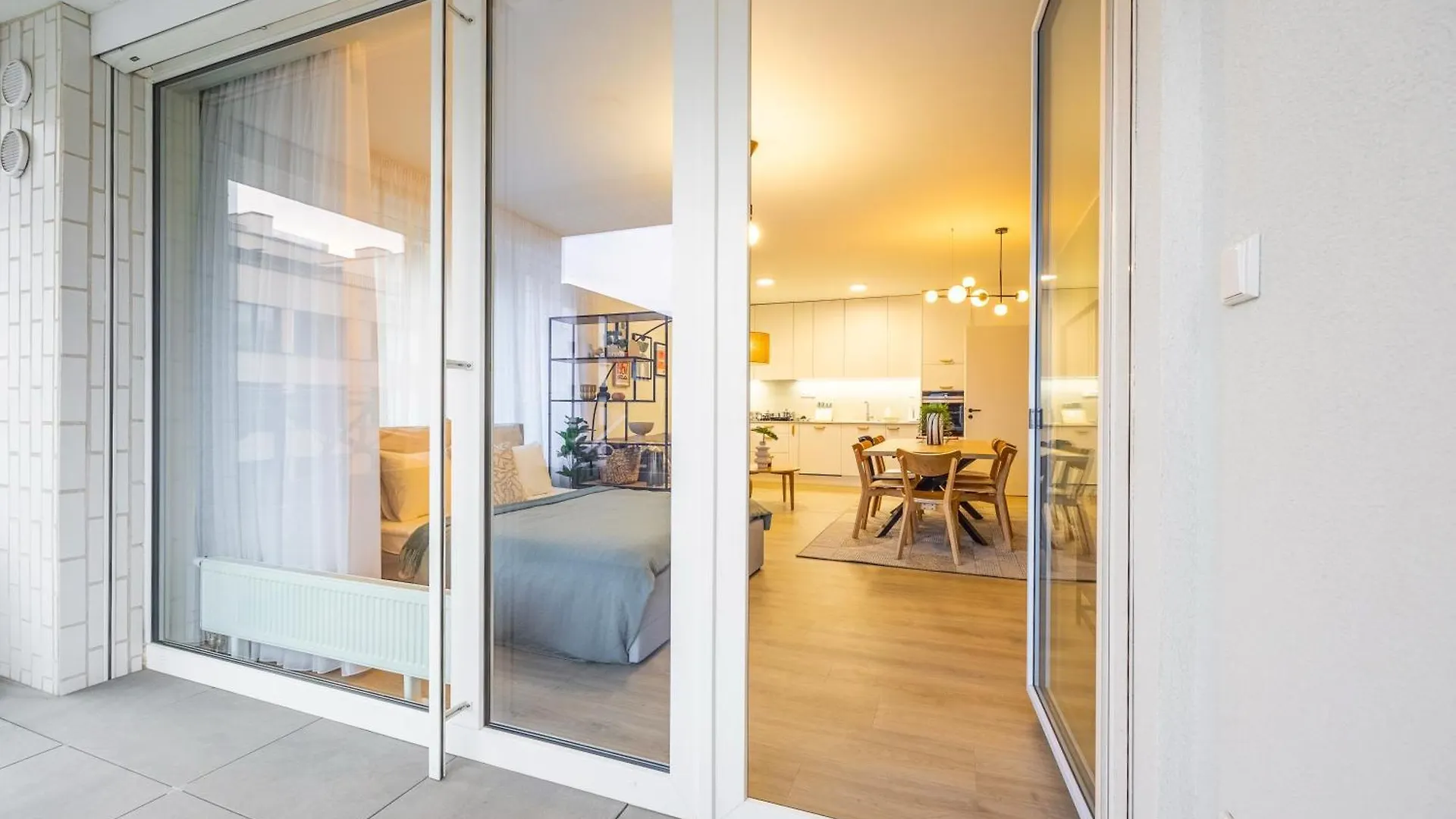 Spacious 3Br - 2 Parking Spots, Full Kitchen, By Gravity Прага 0*,